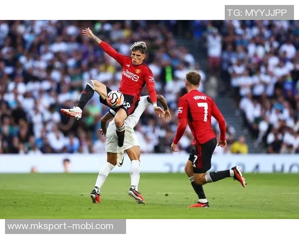 罗马诺确认卡拉菲奥里未受伤将能出战热刺比赛 罗马诺确认卡拉菲奥里未受伤将能出战热刺比赛