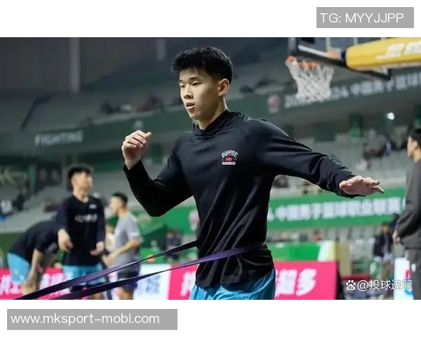 林葳在比赛中表现出色抓住机会贡献8分2板1助展现潜力